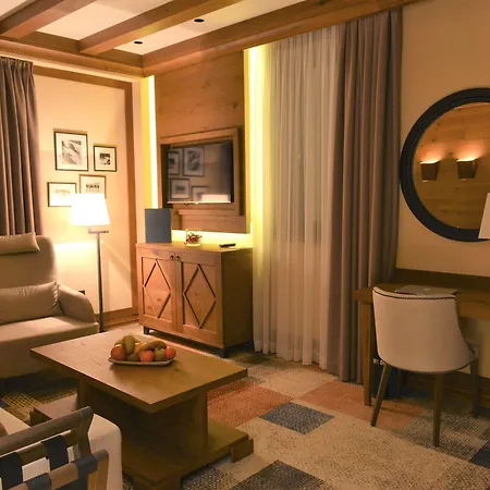 Grey Family Hotel 4*